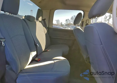 2018 Ram 1500 St z USA, uszkodzony, nr VIN 1C6RR7ST7JS309023